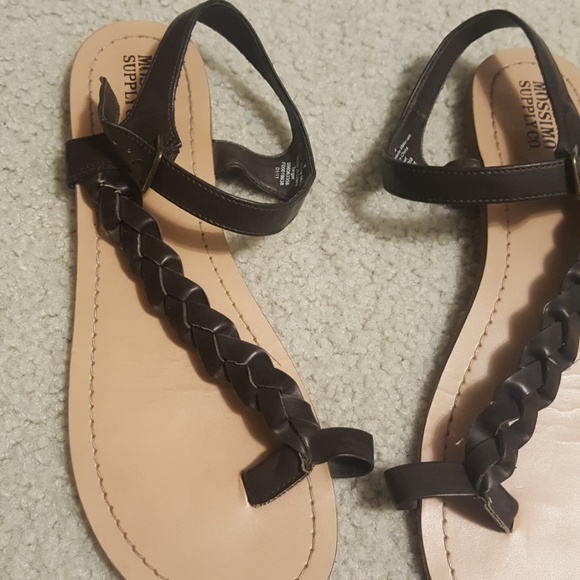 Mossimo - Picture 4 of 8